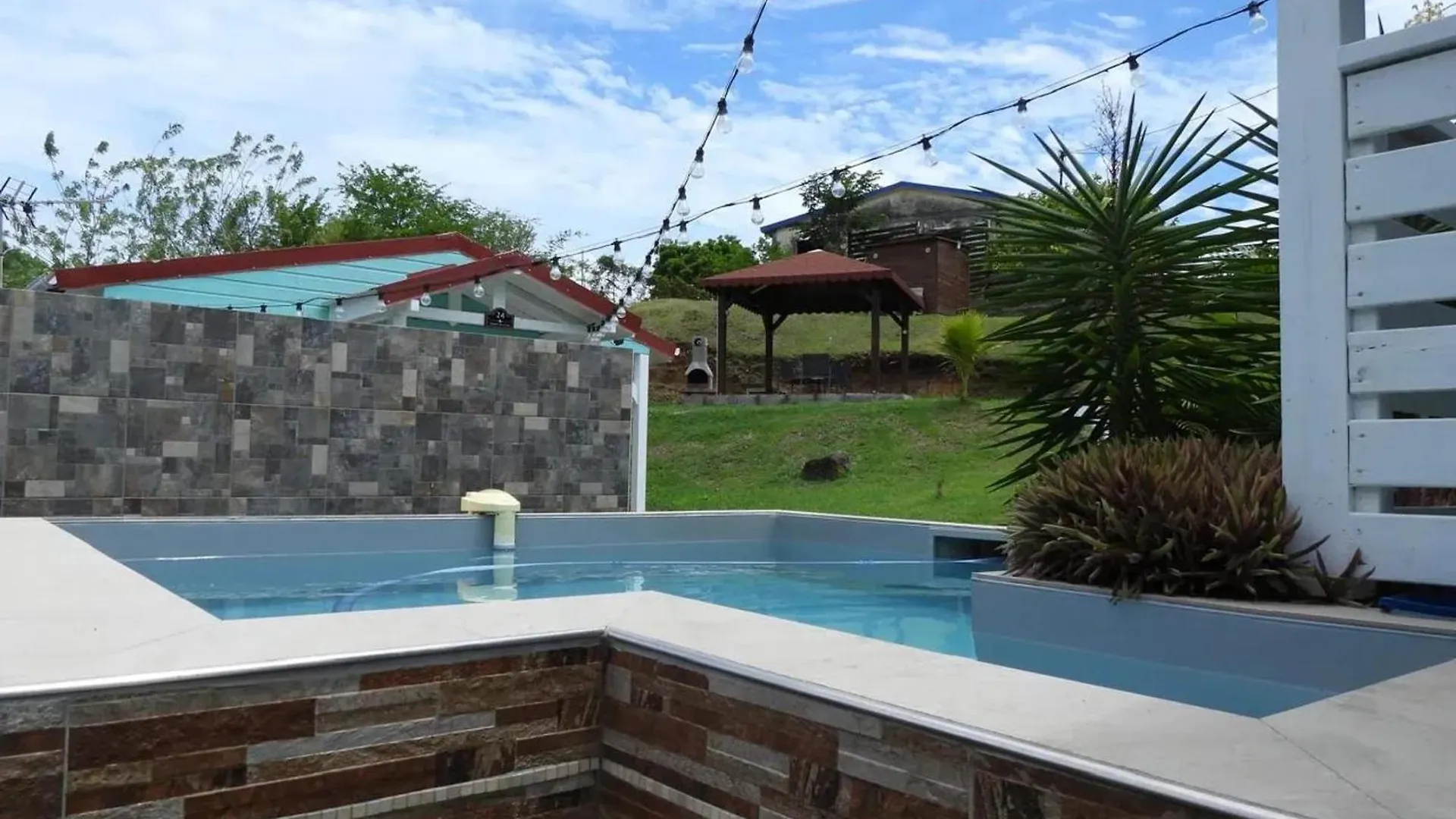 Villa Romantique A Sainte-Anne Avec Piscine Privee 0*,  Martinique